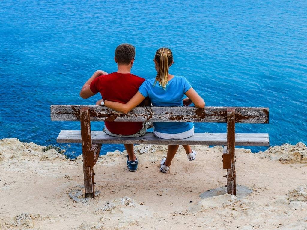 Quels sont les couples qui décident de ne pas vivre sous le même toit ?